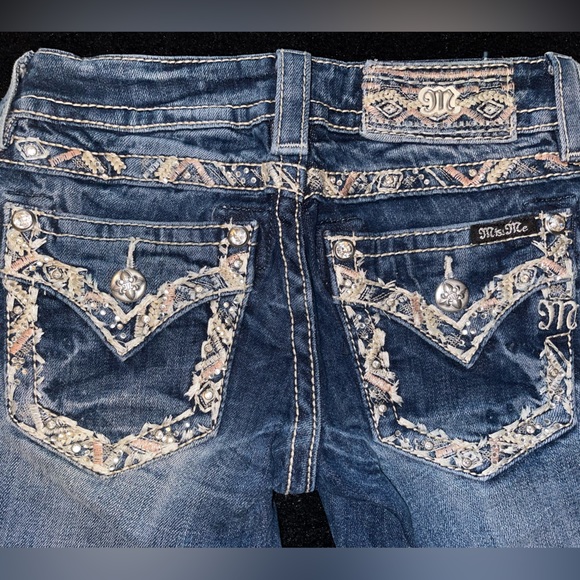 💜Miss Me Capris💜 - Picture 1 of 7